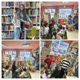 Uczniowie losują przedmioty z tajemniczego pudełka.