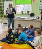 Pani Ania pyta „Wiewiórki” o kota przedstawionego na pokazywanym rysunku