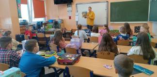 Wspólne czytanie książki Niezwykłe zwierzęta.