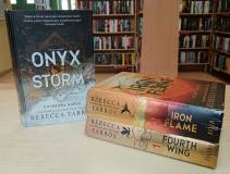 Książki Onyx Storm, Iron Flame, Fourth Wing