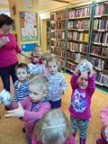 ZIMOWE ZABAWY W BIBLIOTECE