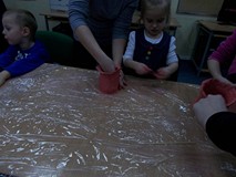 Czwartkowe zajecia plastyczne