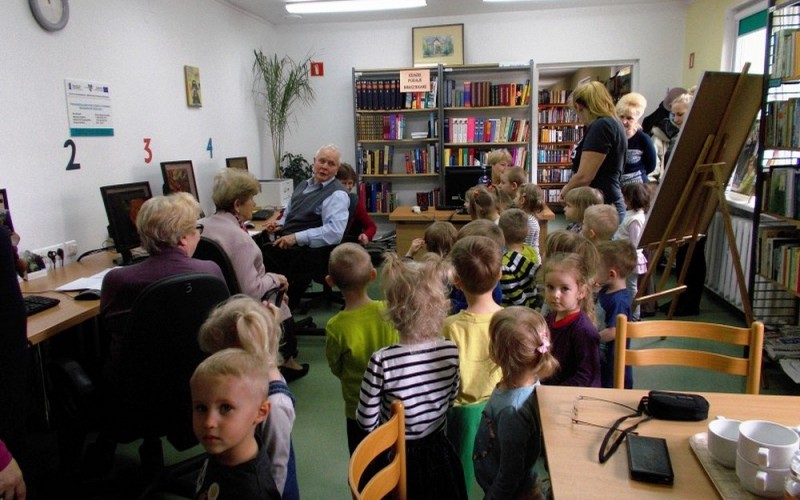 Wszyscy odwiedzamy bibliotekę