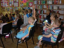 TYDZIEŃ BIBLIOTEK - „CIEKAWI GOŚCIE W BIBLIOTECE - PAN STRAŻAK”