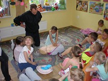 TYDZIEŃ BIBLIOTEK - „CIEKAWI GOŚCIE W BIBLIOTECE - PAN STRAŻAK”