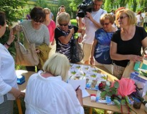 Promocja książek M. Omilianowicz, wystawa prac G.Grabowskiej i recital E.Okupskiej w filii nr 9