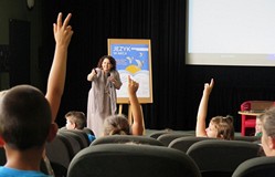 Język w akcji - Dzień I, spotkania z dr Hącią oraz prof. Bralczykem i M. Ogórkiem