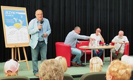 Język w akcji - Dzień I, spotkania z dr Hącią oraz prof. Bralczykem i M. Ogórkiem
