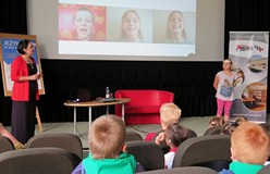 Język w akcji - Dzień II, spotkania z Krystyną Maksymowicz, Henrykiem Sawką i Michałem Ogórkiem