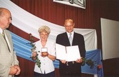 Od lewej: przewodniczący Stowarzyszenia Bibliotekarzy Polskich Jan Wołosz oraz przewodnicząca Koła S