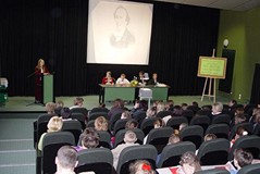 Sesja „naukowa” ŚWIAT ANDERSENA. Przy mikrofonie Beata Ostrowicka