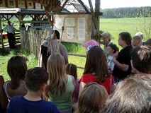 Na początku hobbickiego szlaku rady, którą drogę wybrać