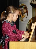 Koncert chopinowski dla niepełnosprawnych w bibliotece