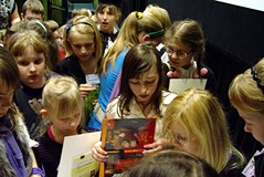 Dziecięca sesja naukowa „Mikołajek i inne chłopaki” w Koszalińskiej Bibliotece Publicznej