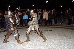 Walki rycerskie przy pochodniach na zakończenie NOCY W BIBLIOTECE