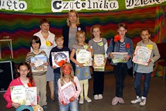 Kolorowi czytelnicy powiatu koszalińskiego w Koszalińskiej Bibliotece Publicznej