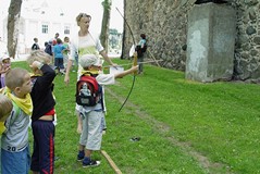 Uczestnicy zajęć „Wakacji w Bibliotece” w Świdwinie