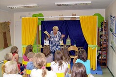 Kalina Jerzykowska na spotkaniu w Filii nr 9 Koszalińskiej Biblioteki Publicznej