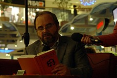 Maraton czytania wierszy Miłosza w galerii Handlowej w Koszalinie