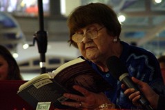 Maraton czytania wierszy Miłosza w galerii Handlowej w Koszalinie