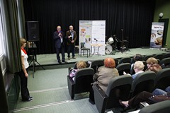 Spotkanie z Piotrem Polechońskim  w czasie Nocy w bibliotece koszalińskiej