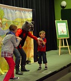 Przedstawienie teatru DUET z Krakowa w Koszalińskiej Bibliotece Publicznej