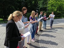 Flash mob i bookcrossing w Koszalińskiej Bibliotece Publicznej