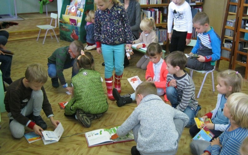 Pierwsza wizyta w bibliotece
