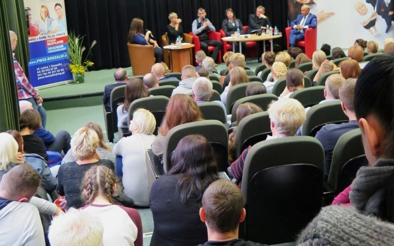 Debata naukowa o filozofii, religii i eutanazji