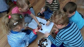 Złoty liść Krasnoludka Bajkodłubka