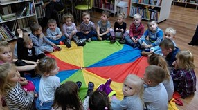 Biedronki w bibliotece