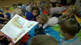 Biedronki w bibliotece