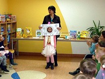 Książka z dziurą, opowiadanie o skarpetce i inne atrakcje