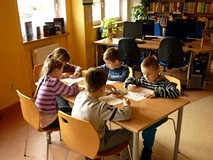 Na urodzinach pluszowego przyjaciela