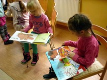Wizyta BIEDRONEK w bibliotece