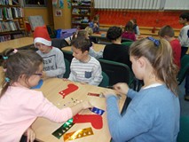 Skąd Mikołaj bierze prezenty?