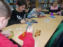 Skąd Mikołaj bierze prezenty?