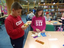 Skąd Mikołaj bierze prezenty?