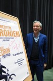 Robert Biedroń chętnie pozował do zdjęć i rozdawał autografy.
