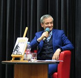Robert Biedroń podczas spotkania w KBP