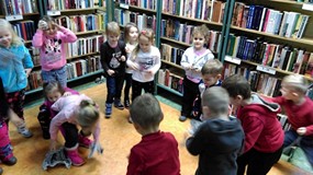 Rywalizacja przedszkolaków - bitwa śnieżna