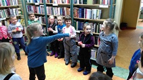 Zabawy w bibliotece