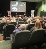 Film na spotkaniu autorskim z Bronką Nowicką w Koszalińskiej Bibliotece Publicznej