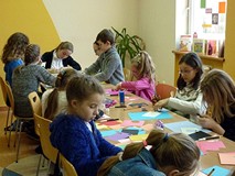 Zajęcia plastyczne - tworzymy KWIATOWE WARIACJE