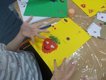 Praca dziecka z odcisków palców