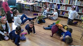 A na końcu wszyscy na podłogę poupadali....