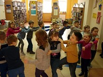 Zabawa muzyczno-ruchowa TUPIĄ MRÓWY