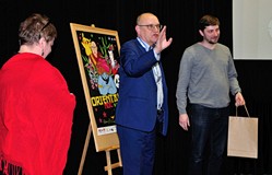 Dyrektor KBP dziękuje Arkademu Pawłowi Fiedlerowi za spotkanie