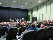 Czytanie fragmentów książek Swietłany Aleksijewicz w Koszalińskiej Bibliotece Publicznej. Na zdjęciu