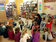 Recytować można także siedząc w kręgu - na podłodze